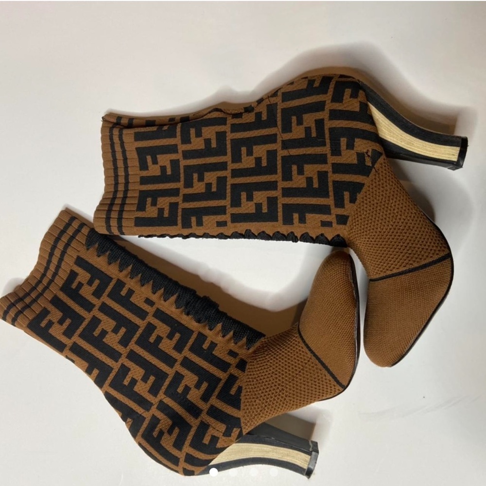 FENDI BOOTS SIZE 7.5 
UK 38